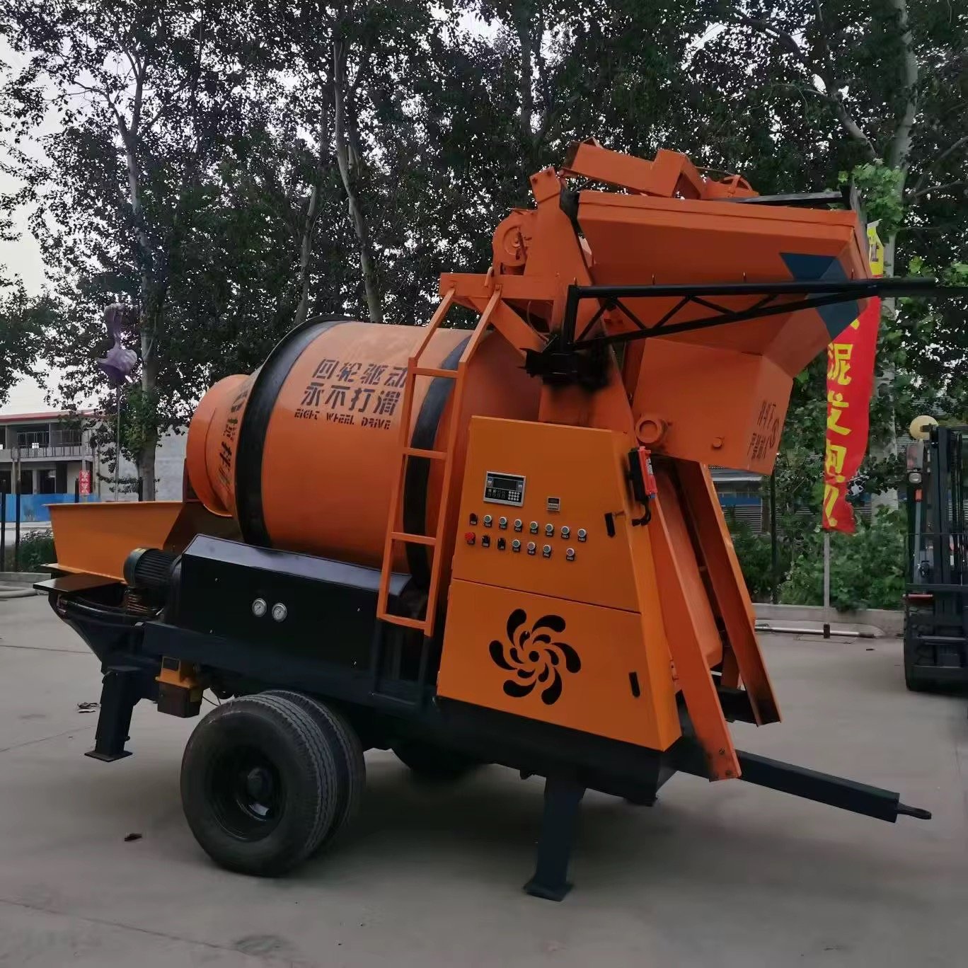 Mélangeur et la pompe à béton intégrée – Image 5